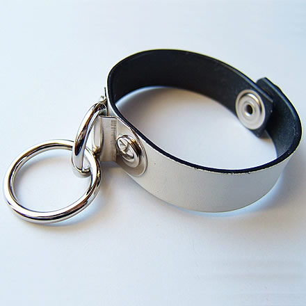 VACANT リストバンド リング ホワイト（WRIST BAND RING WHITE）【アクセサリー】の通販。【100円分ポイントプレゼント】｜最新アーティストの紹介＆音源・アーティストグッズ等個性的な音楽関連商品の通販