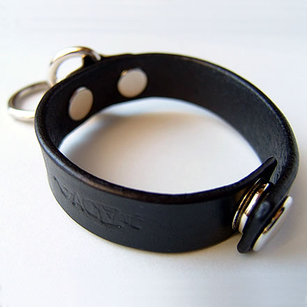 VACANT リストバンド リング ブラック（WRIST BAND RING BLACK）【アクセサリー】の通販。【100円分ポイントプレゼント】｜最新アーティストの紹介＆音源・アーティストグッズ等個性的な音楽関連商品の通販