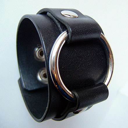 VACANT リストバンド リング ダブル ホック（WRIST BAND RING DOUBLE HOOK）【アクセサリー】｜最新アーティストの紹介＆音源・アーティストグッズ等個性的な音楽関連商品の通販