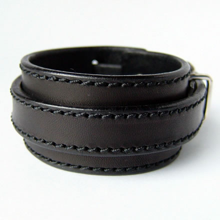 VACANT リストバンド ダブル レザー ブラック（WRIST BAND DOUBLE LEATHER BLACK）【アクセサリー】の通販。【100円分ポイントプレゼント】｜最新アーティストの紹介＆音源・アーティストグッズ等個性的な音楽関連商品の通販