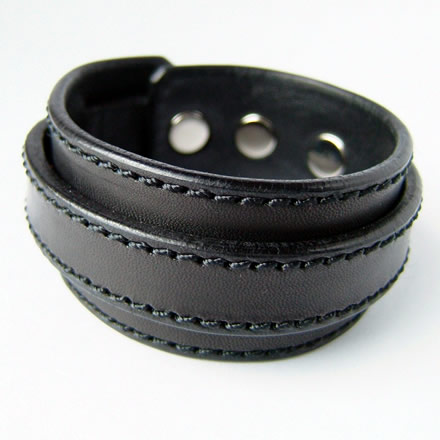 VACANT リストバンド ダブル レザー ブラック（WRIST BAND DOUBLE LEATHER BLACK）【アクセサリー】の通販。【100円分ポイントプレゼント】｜最新アーティストの紹介＆音源・アーティストグッズ等個性的な音楽関連商品の通販