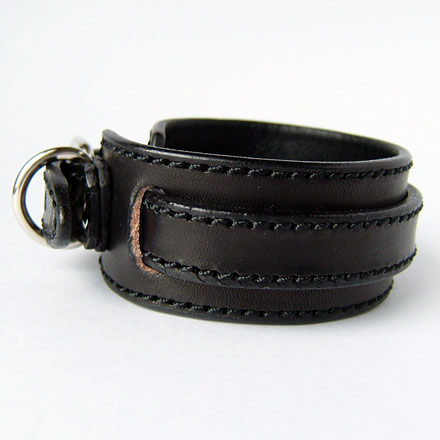 VACANT リストバンド ダブル レザー ブラック（WRIST BAND DOUBLE LEATHER BLACK）【アクセサリー】の通販。【100円分ポイントプレゼント】｜最新アーティストの紹介＆音源・アーティストグッズ等個性的な音楽関連商品の通販