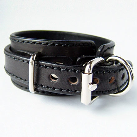 VACANT リストバンド ダブル レザー ブラック（WRIST BAND DOUBLE LEATHER BLACK）【アクセサリー】の通販。【100円分ポイントプレゼント】｜最新アーティストの紹介＆音源・アーティストグッズ等個性的な音楽関連商品の通販